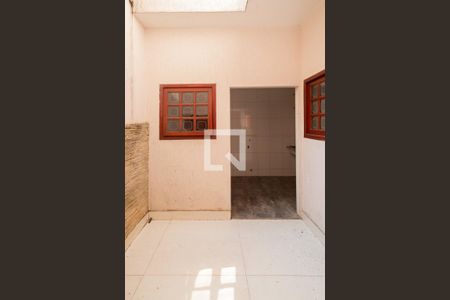 Casa à venda com 214m², 5 quartos e 2 vagas Casa à venda com 214m², 5 quartos e 2 vagasQuintal