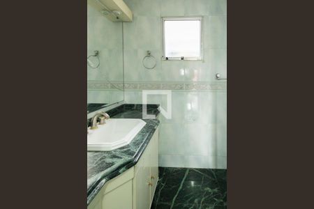 Casa à venda com 214m², 5 quartos e 2 vagas Casa à venda com 214m², 5 quartos e 2 vagasBanheiro - Suíte