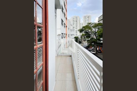 Casa à venda com 214m², 5 quartos e 2 vagas Casa à venda com 214m², 5 quartos e 2 vagasSacada - Suíte
