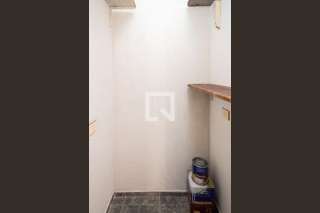 Casa à venda com 214m², 5 quartos e 2 vagas Casa à venda com 214m², 5 quartos e 2 vagasQuarto de Serviço