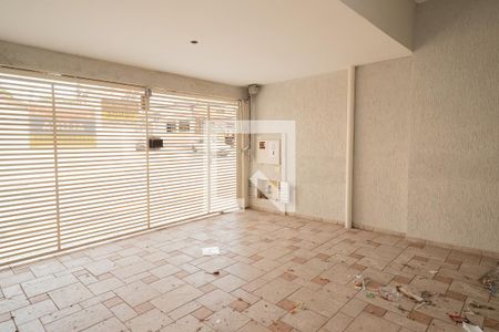 Casa à venda com 214m², 5 quartos e 2 vagas Casa à venda com 214m², 5 quartos e 2 vagasGaragem