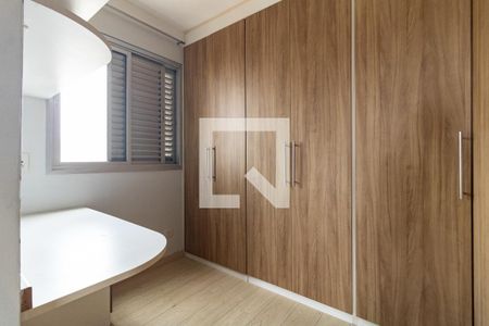 Closet da Suíte de apartamento para alugar com 2 quartos, 67m² em Aclimação, São Paulo