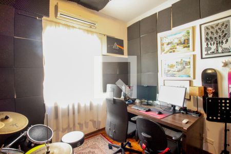 Casa para alugar com 160m², 4 quartos e 3 vagasEscritório