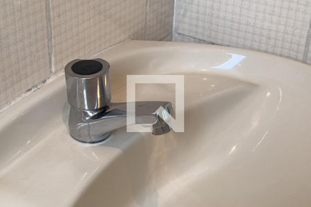 Apartamento à venda com 250m², 3 quartos e 4 vagas Apartamento à venda com 250m², 3 quartos e 4 vagasBanheiro de Serviço