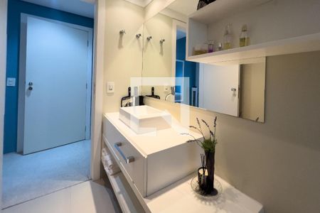 Apartamento à venda com 250m², 3 quartos e 4 vagas Apartamento à venda com 250m², 3 quartos e 4 vagasBanheiro da Suíte 1