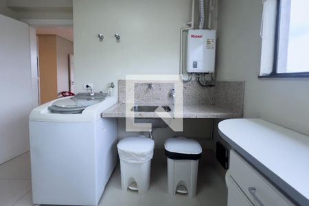 Apartamento à venda com 250m², 3 quartos e 4 vagas Apartamento à venda com 250m², 3 quartos e 4 vagasÁrea de Serviço