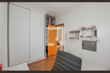 Apartamento à venda com 70m², 2 quartos e 2 vagas Apartamento à venda com 70m², 2 quartos e 2 vagasQuarto
