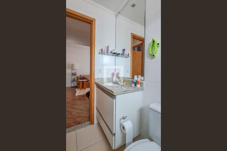 Apartamento à venda com 70m², 2 quartos e 2 vagas Apartamento à venda com 70m², 2 quartos e 2 vagasBanheiro