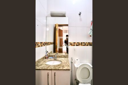 Casa à venda com 119m², 2 quartos e 1 vaga Casa à venda com 119m², 2 quartos e 1 vagaBanheiro