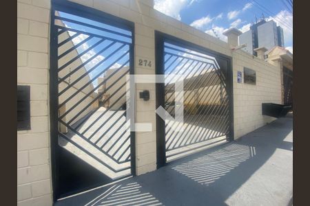 Casa à venda com 119m², 2 quartos e 1 vaga Casa à venda com 119m², 2 quartos e 1 vagaFachada