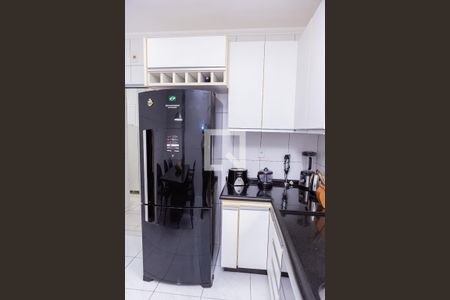 Casa à venda com 100m², 4 quartos e 2 vagas Casa à venda com 100m², 4 quartos e 2 vagasCozinha