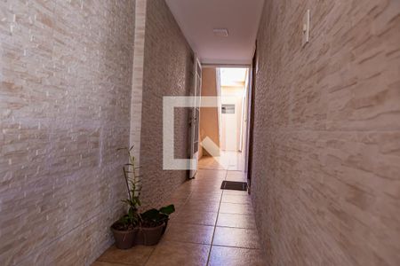 Casa à venda com 100m², 4 quartos e 2 vagas Casa à venda com 100m², 4 quartos e 2 vagasCorredor Lateral