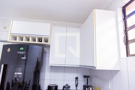 Casa à venda com 100m², 4 quartos e 2 vagas Casa à venda com 100m², 4 quartos e 2 vagasCozinha