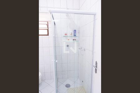 Casa à venda com 100m², 4 quartos e 2 vagas Casa à venda com 100m², 4 quartos e 2 vagasBanheiro 2