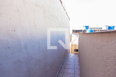 Casa à venda com 100m², 4 quartos e 2 vagas Casa à venda com 100m², 4 quartos e 2 vagasCorredor