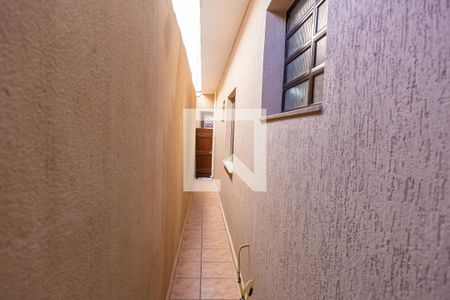 Casa à venda com 100m², 4 quartos e 2 vagas Casa à venda com 100m², 4 quartos e 2 vagasCorredor Lateral