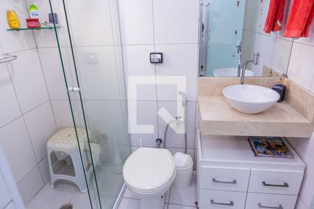 Casa à venda com 100m², 4 quartos e 2 vagas Casa à venda com 100m², 4 quartos e 2 vagasBanheiro 3