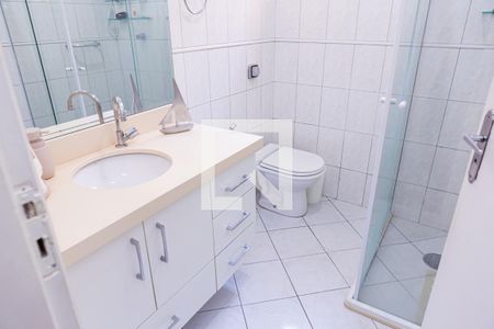 Casa à venda com 100m², 4 quartos e 2 vagas Casa à venda com 100m², 4 quartos e 2 vagasBanheiro 2