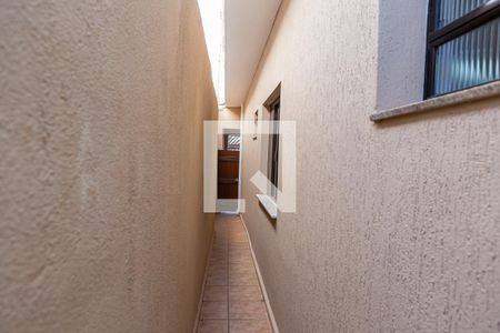 Casa à venda com 100m², 4 quartos e 2 vagas Casa à venda com 100m², 4 quartos e 2 vagasCorredor Lateral