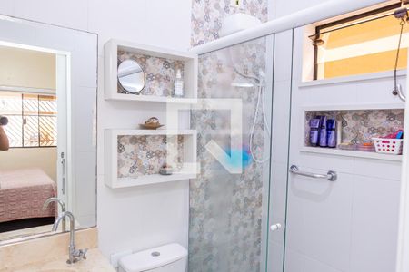 Casa à venda com 100m², 4 quartos e 2 vagas Casa à venda com 100m², 4 quartos e 2 vagasBanheiro do Quarto 2