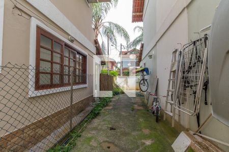 Casa de condomínio à venda com 200m², 5 quartos e 2 vagasGaragem
