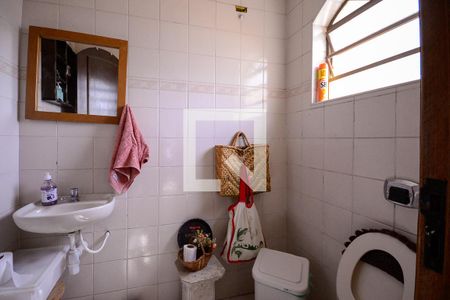 Casa à venda com 282m², 4 quartos e 6 vagas Casa à venda com 282m², 4 quartos e 6 vagasGaragem - Banheiro