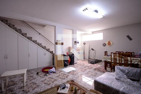 Casa à venda com 282m², 4 quartos e 6 vagas Casa à venda com 282m², 4 quartos e 6 vagasSalão de Festas