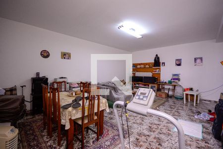 Casa à venda com 282m², 4 quartos e 6 vagas Casa à venda com 282m², 4 quartos e 6 vagasSalão de Festas