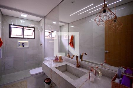 Casa à venda com 282m², 4 quartos e 6 vagas Casa à venda com 282m², 4 quartos e 6 vagasBanheiro Social