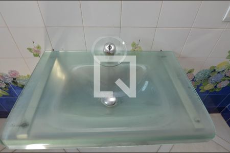 Casa de condomínio à venda com 1600m², 11 quartos e 10 vagas Casa de condomínio à venda com 1600m², 11 quartos e 10 vagasBanheiro da Suíte 3