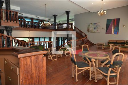 Casa de condomínio à venda com 1600m², 11 quartos e 10 vagas Casa de condomínio à venda com 1600m², 11 quartos e 10 vagasSala 2