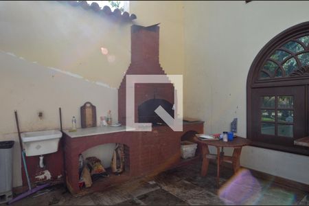 Casa de condomínio à venda com 1600m², 11 quartos e 10 vagas Casa de condomínio à venda com 1600m², 11 quartos e 10 vagasÁrea externa