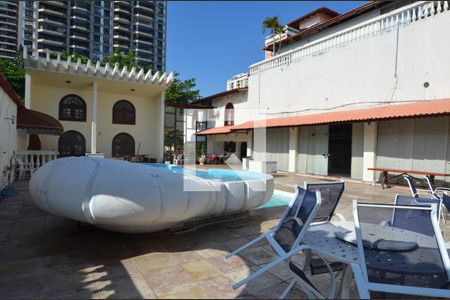 Casa de condomínio à venda com 1600m², 11 quartos e 10 vagas Casa de condomínio à venda com 1600m², 11 quartos e 10 vagasÁrea externa