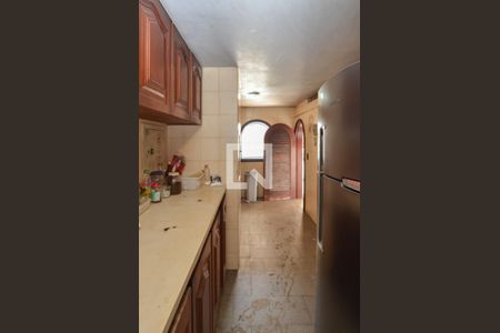 Casa de condomínio à venda com 1600m², 11 quartos e 10 vagas Casa de condomínio à venda com 1600m², 11 quartos e 10 vagasCozinha 3