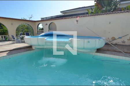 Casa de condomínio à venda com 1600m², 11 quartos e 10 vagas Casa de condomínio à venda com 1600m², 11 quartos e 10 vagasÁrea externa