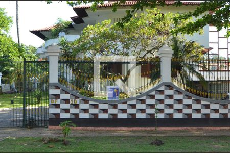 Casa de condomínio à venda com 1600m², 11 quartos e 10 vagas Casa de condomínio à venda com 1600m², 11 quartos e 10 vagasPlaca