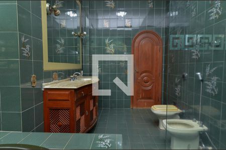 Casa de condomínio à venda com 1600m², 11 quartos e 10 vagas Casa de condomínio à venda com 1600m², 11 quartos e 10 vagasBanheiro da Suíte 1