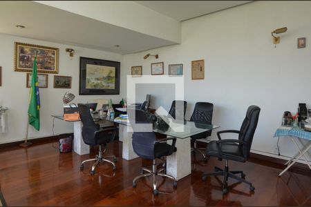 Casa de condomínio à venda com 1600m², 11 quartos e 10 vagas Casa de condomínio à venda com 1600m², 11 quartos e 10 vagasEscritório