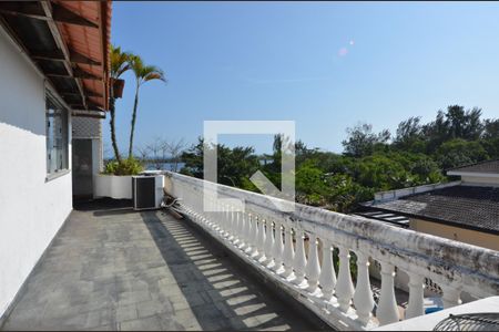 Casa de condomínio à venda com 1600m², 11 quartos e 10 vagas Casa de condomínio à venda com 1600m², 11 quartos e 10 vagasVaranda