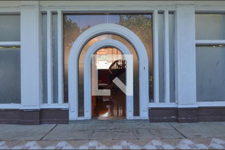 Casa de condomínio à venda com 1600m², 11 quartos e 10 vagas Casa de condomínio à venda com 1600m², 11 quartos e 10 vagasVaranda