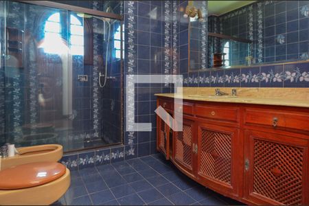 Casa de condomínio à venda com 1600m², 11 quartos e 10 vagas Casa de condomínio à venda com 1600m², 11 quartos e 10 vagasBanheiro da Suíte 5