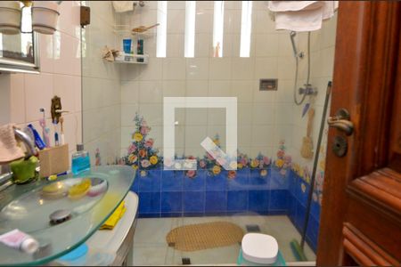 Casa de condomínio à venda com 1600m², 11 quartos e 10 vagas Casa de condomínio à venda com 1600m², 11 quartos e 10 vagasBanheiro da Suíte 8