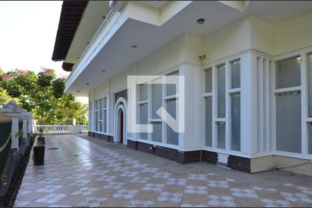 Casa de condomínio à venda com 1600m², 11 quartos e 10 vagas Casa de condomínio à venda com 1600m², 11 quartos e 10 vagasVaranda