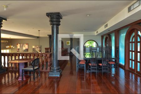 Casa de condomínio à venda com 1600m², 11 quartos e 10 vagas Casa de condomínio à venda com 1600m², 11 quartos e 10 vagasSala 3