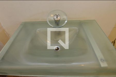 Casa de condomínio à venda com 1600m², 11 quartos e 10 vagas Casa de condomínio à venda com 1600m², 11 quartos e 10 vagasBanheiro da Suíte 4