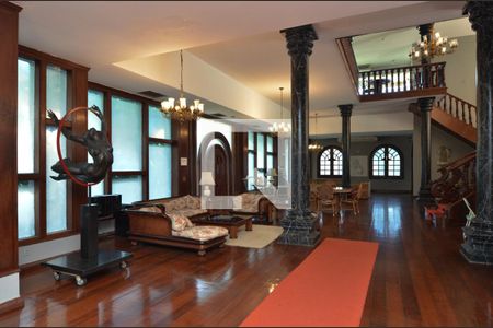 Casa de condomínio à venda com 1600m², 11 quartos e 10 vagas Casa de condomínio à venda com 1600m², 11 quartos e 10 vagasSala