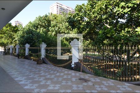 Casa de condomínio à venda com 1600m², 11 quartos e 10 vagas Casa de condomínio à venda com 1600m², 11 quartos e 10 vagasVaranda