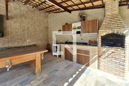 Casa à venda com 290m², 5 quartos e 3 vagas Casa à venda com 290m², 5 quartos e 3 vagasÁrea Externa