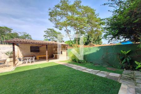 Casa à venda com 290m², 5 quartos e 3 vagas Casa à venda com 290m², 5 quartos e 3 vagasÁrea Externa