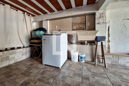 Casa à venda com 290m², 5 quartos e 3 vagas Casa à venda com 290m², 5 quartos e 3 vagasÁrea de Serviço